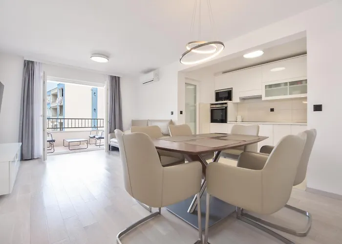 Sunny Jakovina 1 Makarska