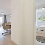 Sunny Jakovina 1 * Makarska