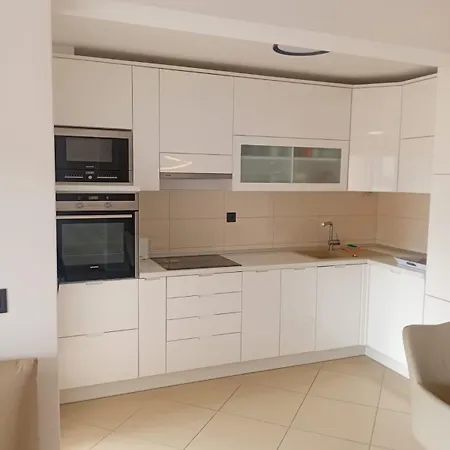 Apartment Sunny Jakovina 1 *