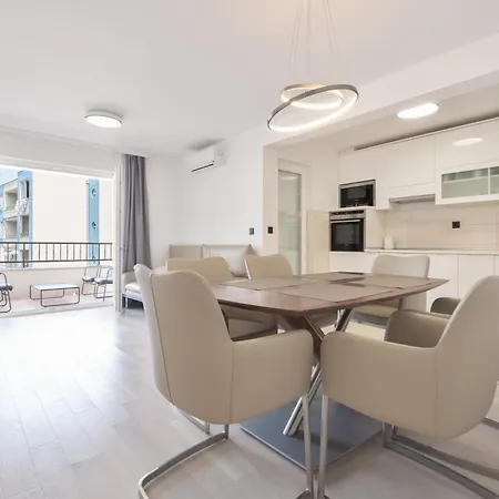 Sunny Jakovina 1 Makarská