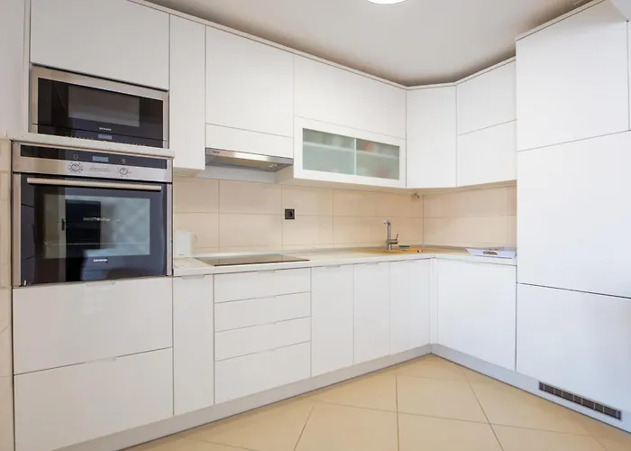 Apartment Sunny Jakovina 1 *